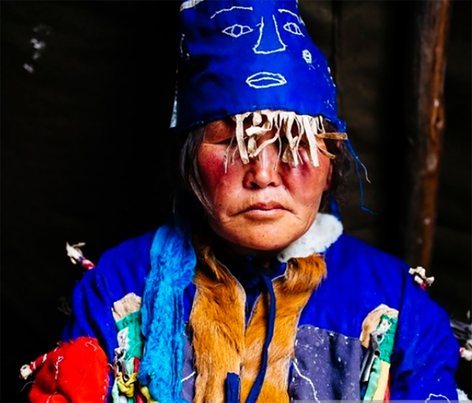 mongol şaman